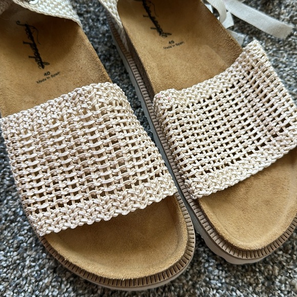 NWOT Free People Happy Feet Footbed Sandles - Picture 4 of 7